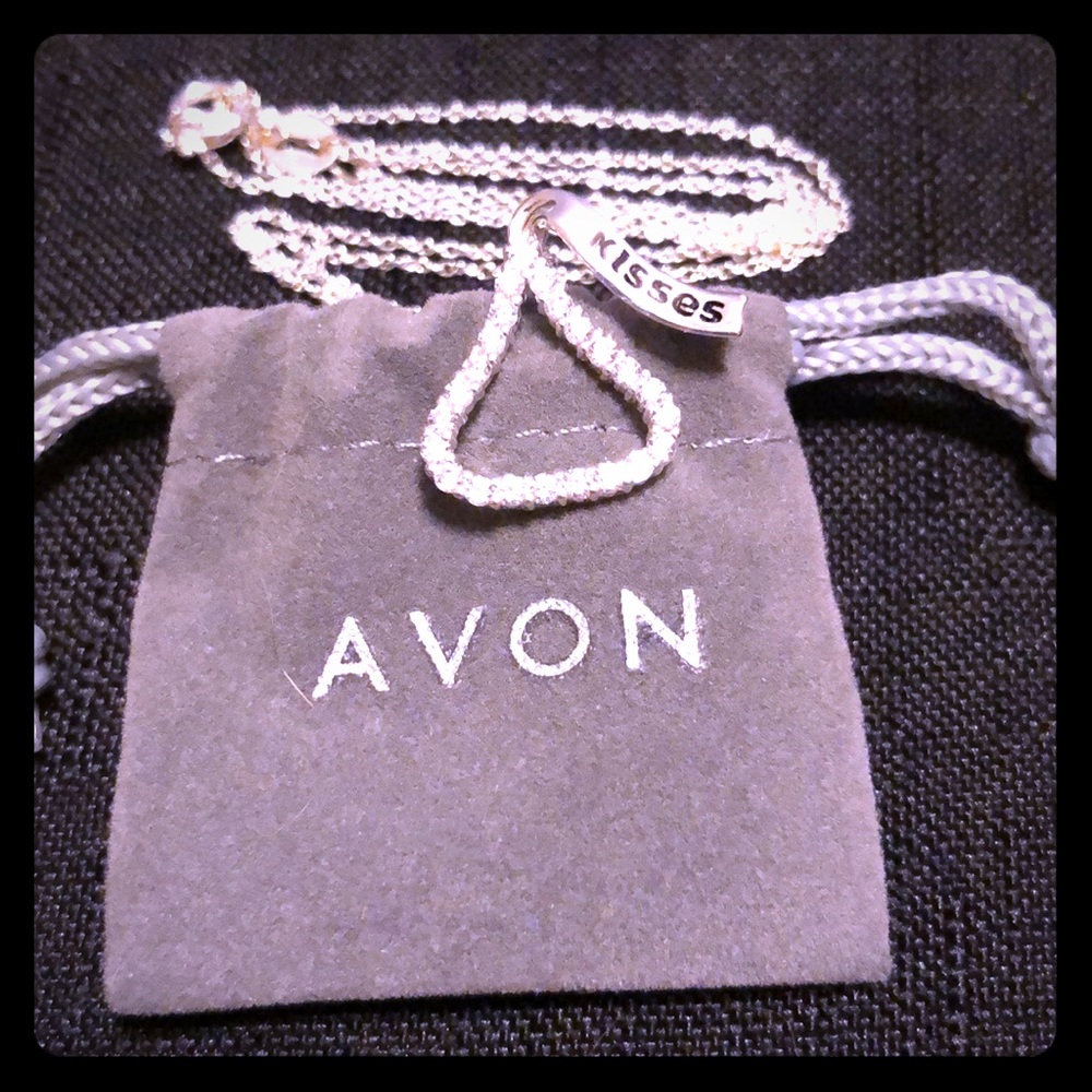 Avon sterling silver kiss necklace